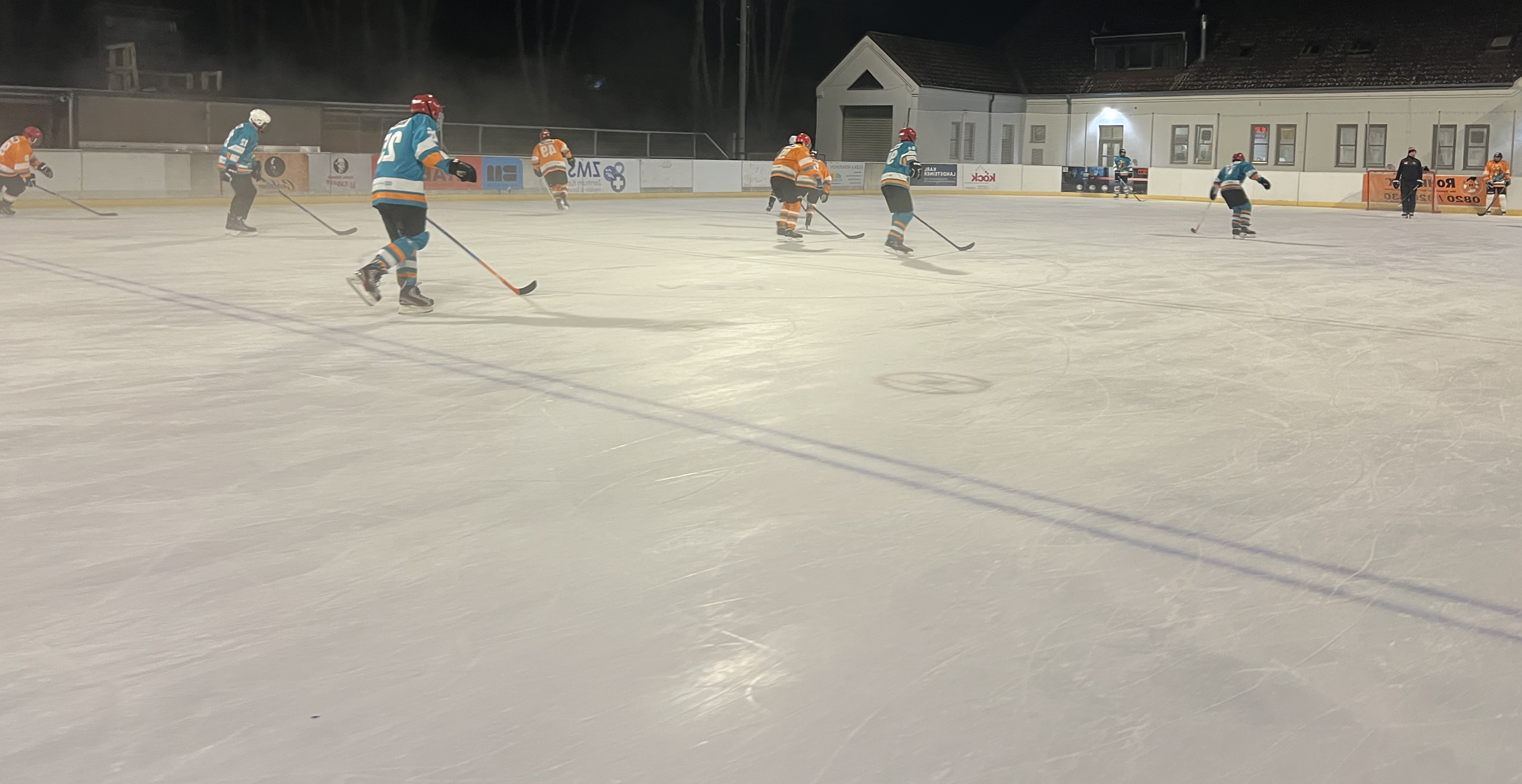 Teilnehmer in Aktion - NiceHockey Session am 8.12.2025